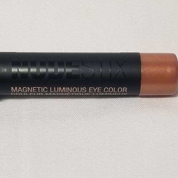 Nudestix Magnetic Eye Color - Eyeshadow Pencil - Dew Wap - Picture 5 of 5